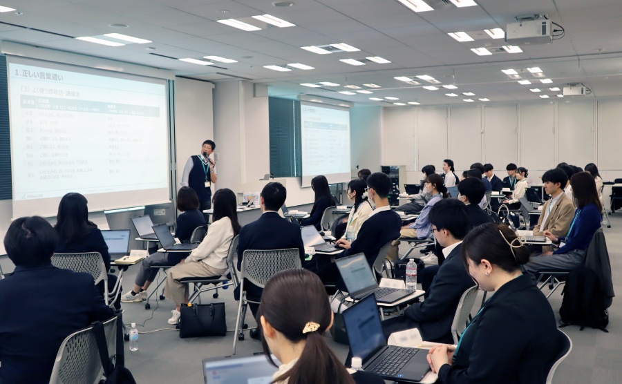＜ 電話応対は覚えることはたくさんありますが、今後も練習する機会が十分あります ＞