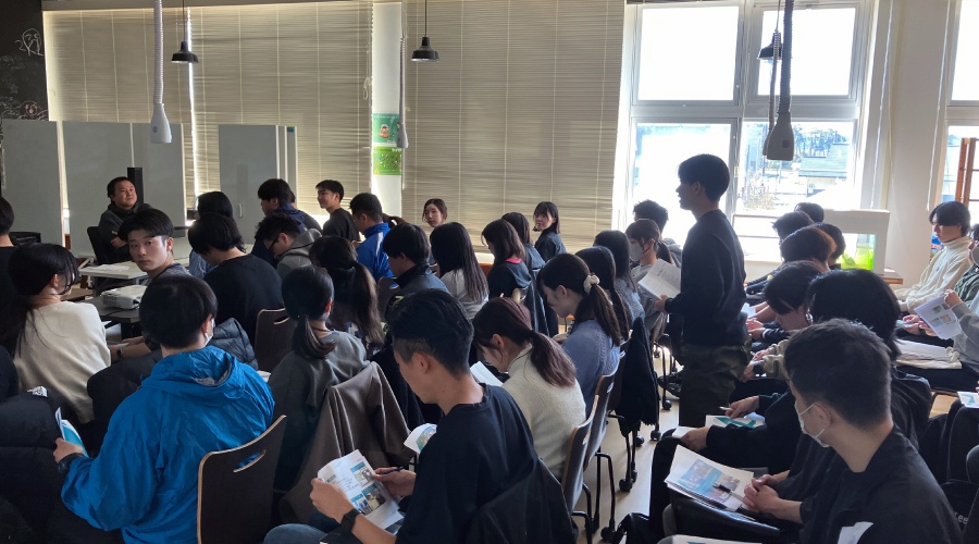 ＜新入社員の皆様真剣に講話に耳を傾け、質疑応答でもたくさんの質問が上がりました＞