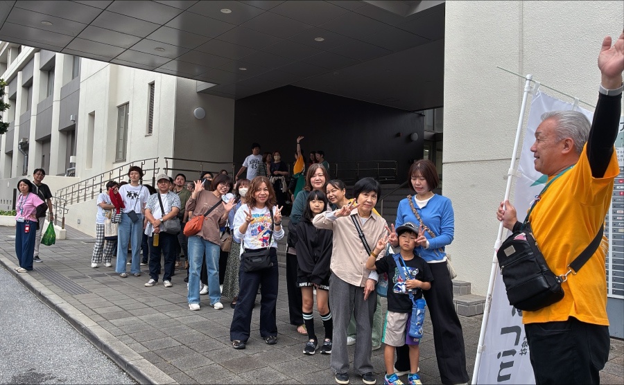 ＜ ご家族で参加される方も多く、集合時点から楽しそうな様子が伝わってきます ＞