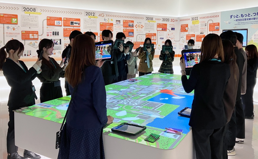 ＜ 宿泊研修では、施設見学やフィールドワークなどさまざまな体験をしました ＞