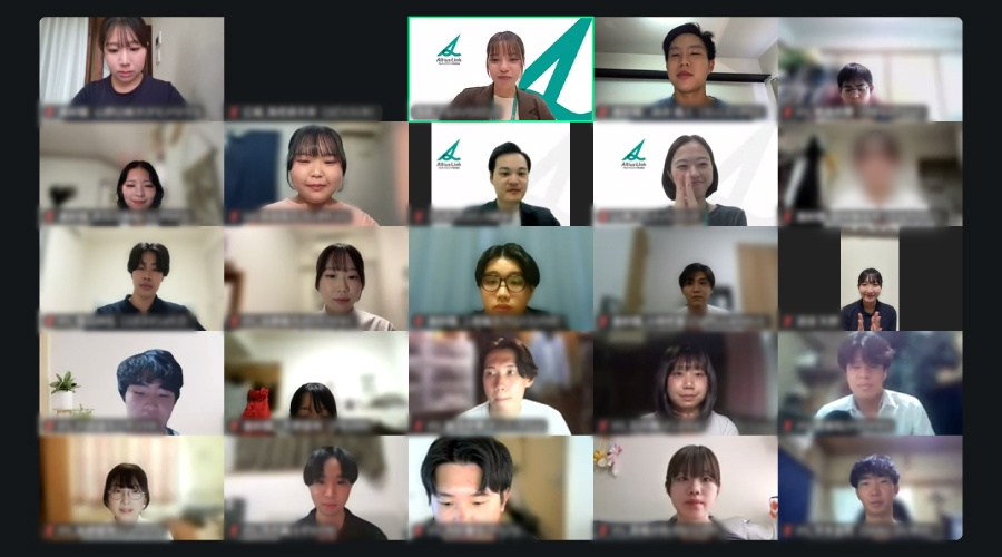＜ 今回の懇親会で内定者同士が初めてオンラインで顔を合わせました ＞