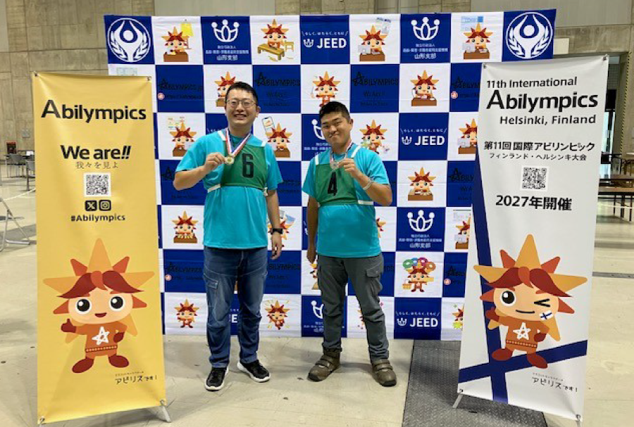 ＜左：優秀賞　齋藤　翔太　右：技能賞　横田　峰之＞